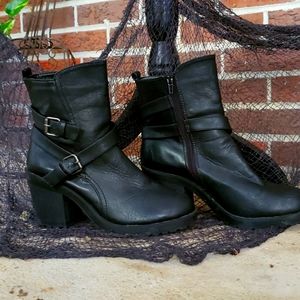 Vegan Leather Black boots sz10
